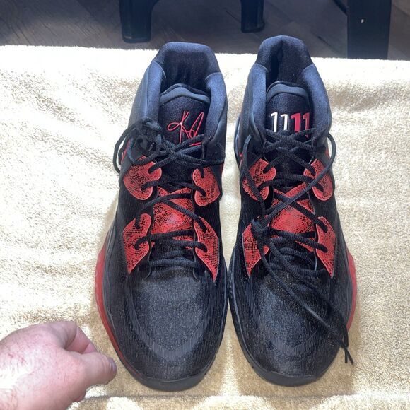 Cz0204-004 Size17 Nike Kyrie Infinity Bred main image 13